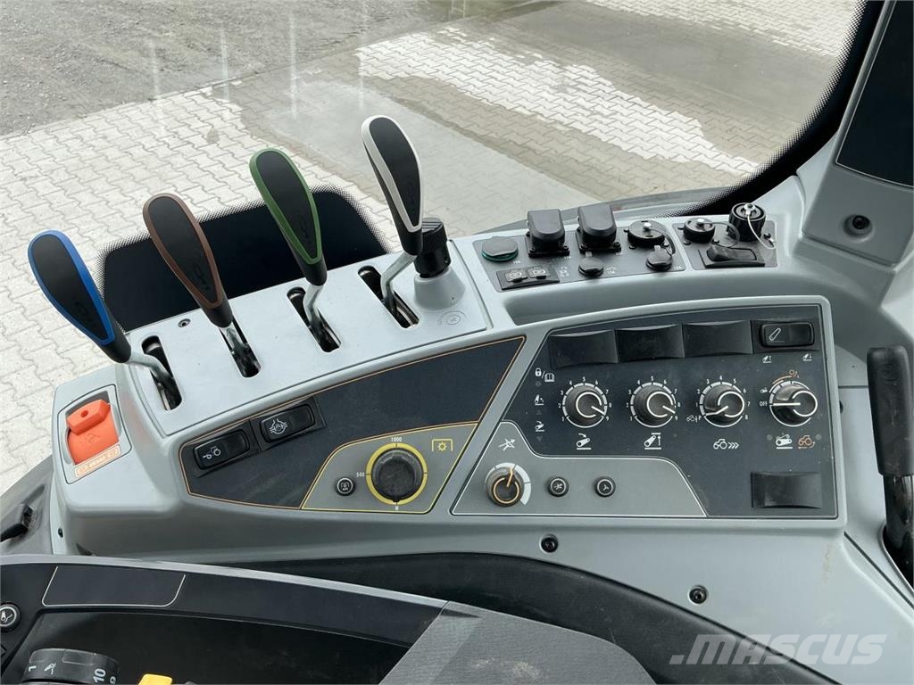 Valtra T155A 2A1 Traktorit