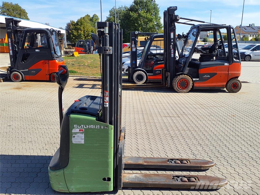 Linde L12i 行走式堆垛机