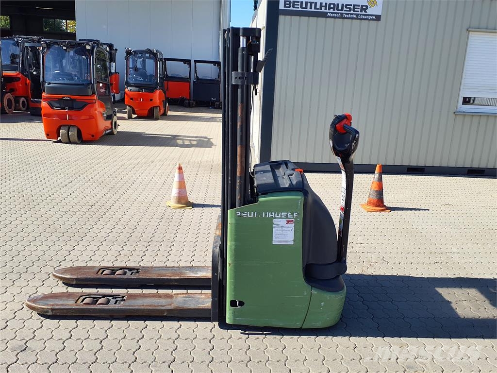 Linde L12i 行走式堆垛机