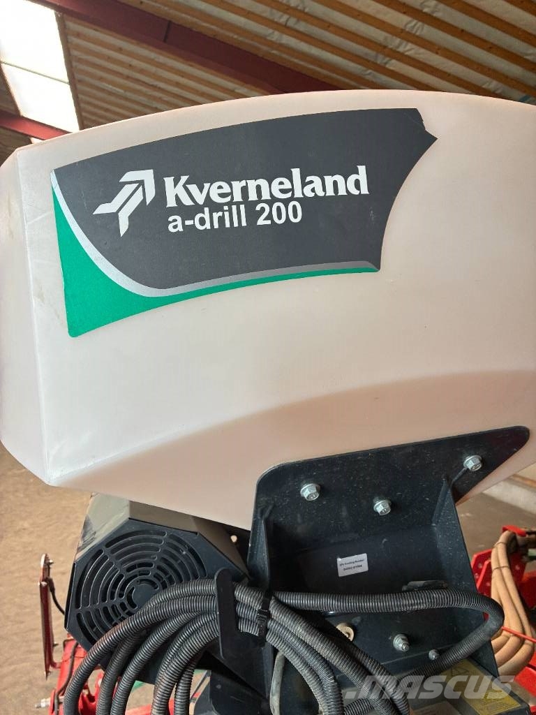 Kverneland CLC PRO 400 Ecēšas