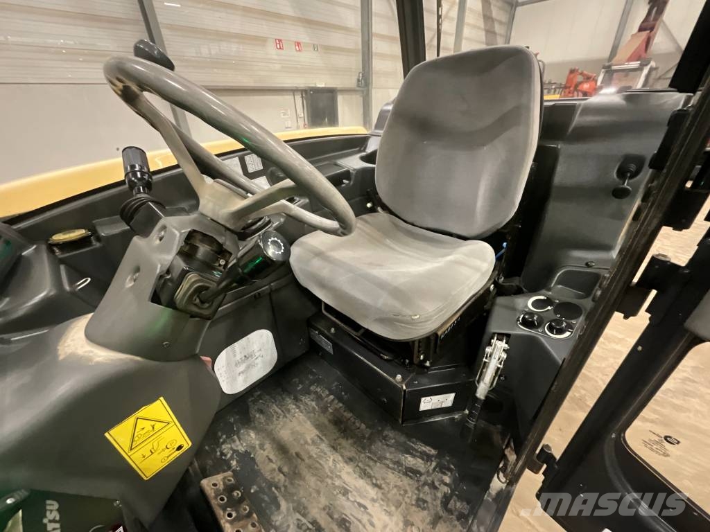Komatsu WH 613 مناولات متداخلة