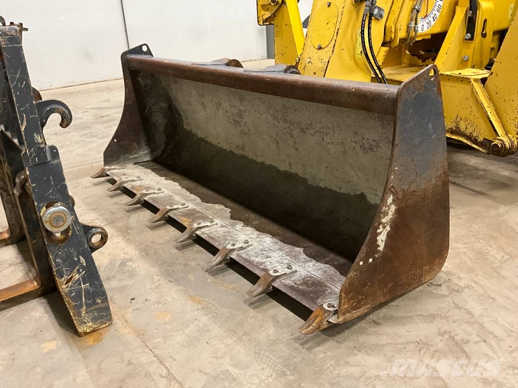 Komatsu WH 613 مناولات متداخلة