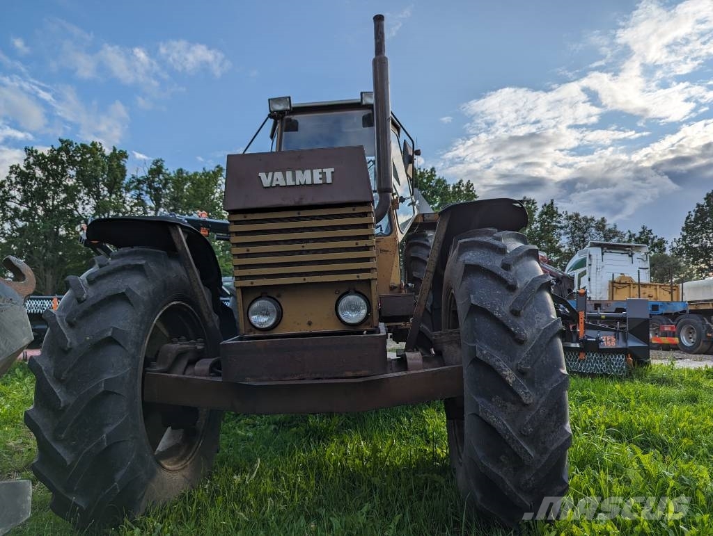 Valtra Valmet 903 Tractors