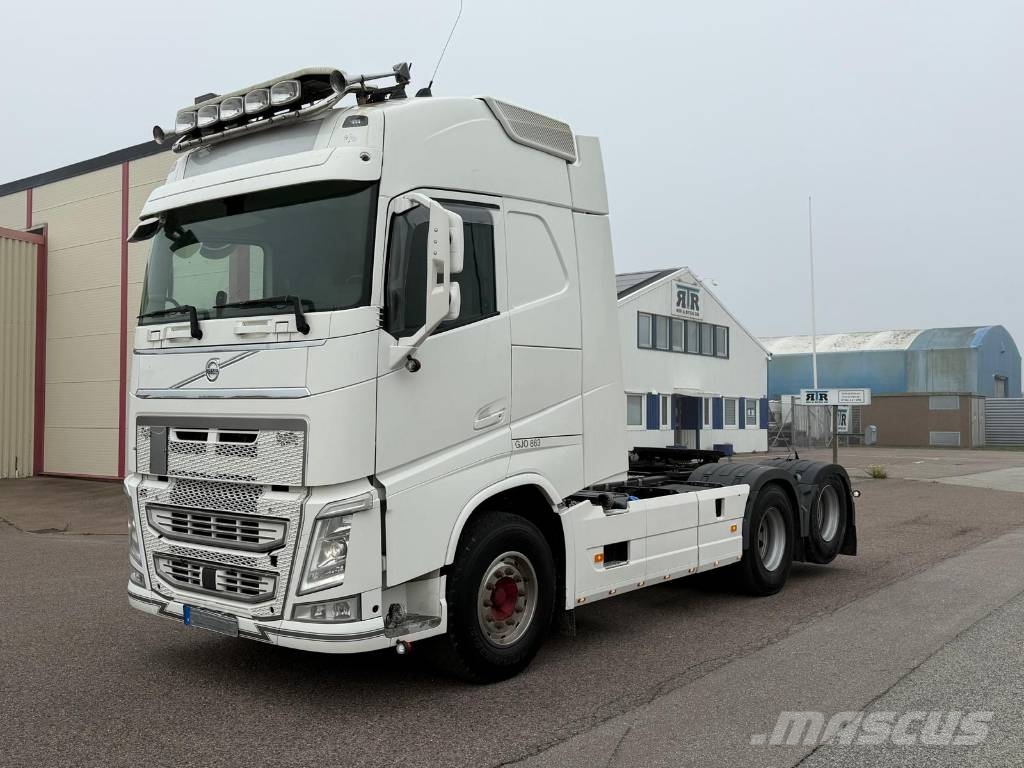 Volvo FH 6X4 Lyftbar Tandem Vetopöytäautot