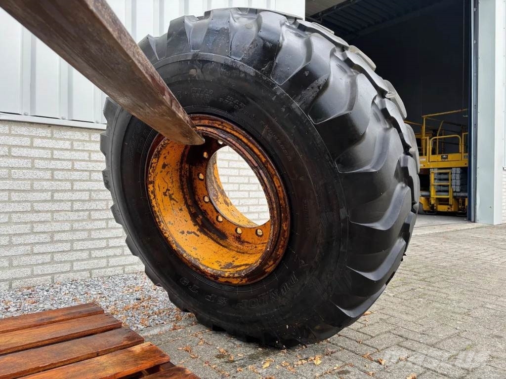 Dunlop Used 555/70R24 EM Dunlop wheel for Ahlmann wheello الإطارات والعجلات والحافات