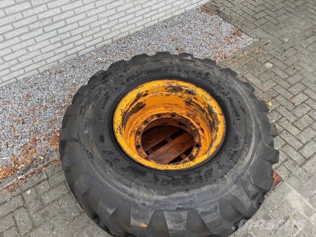 Dunlop Used 555/70R24 EM Dunlop wheel for Ahlmann wheello الإطارات والعجلات والحافات