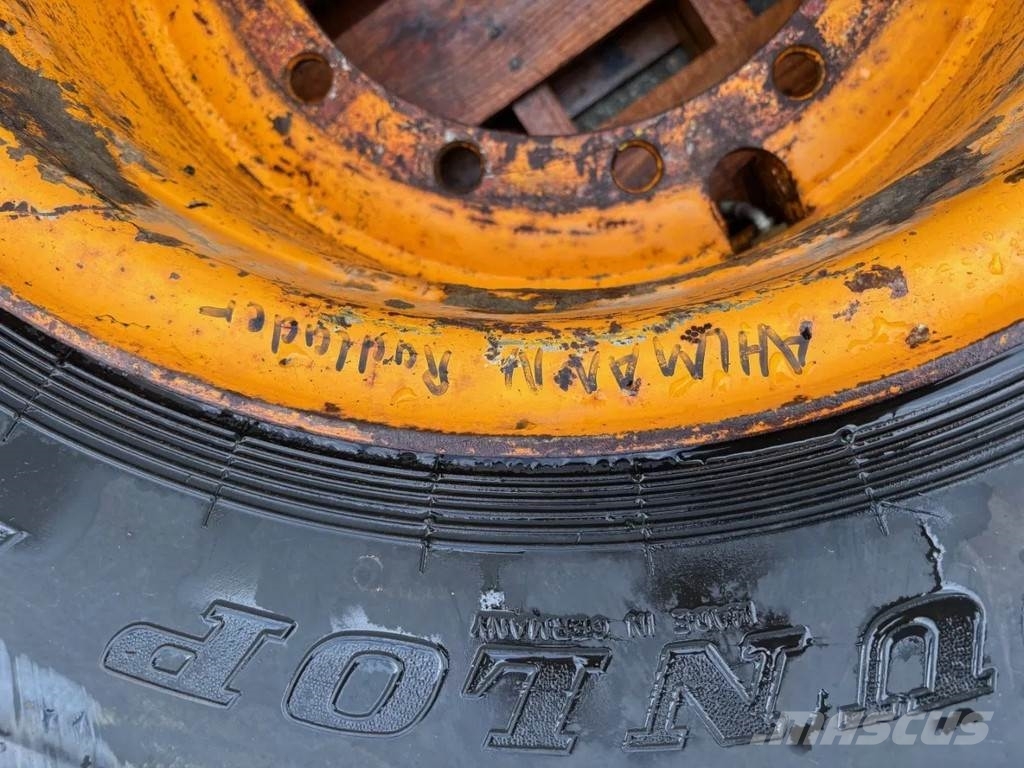 Dunlop Used 555/70R24 EM Dunlop wheel for Ahlmann wheello الإطارات والعجلات والحافات