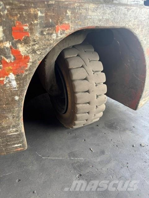 Nissan N01L18U Akumulátorové vozíky