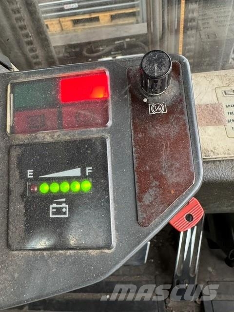 Nissan N01L18U Akumulátorové vozíky