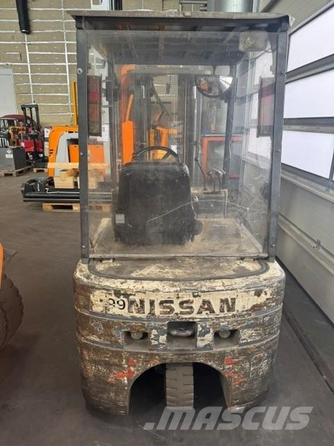 Nissan N01L18U Sähkötrukit