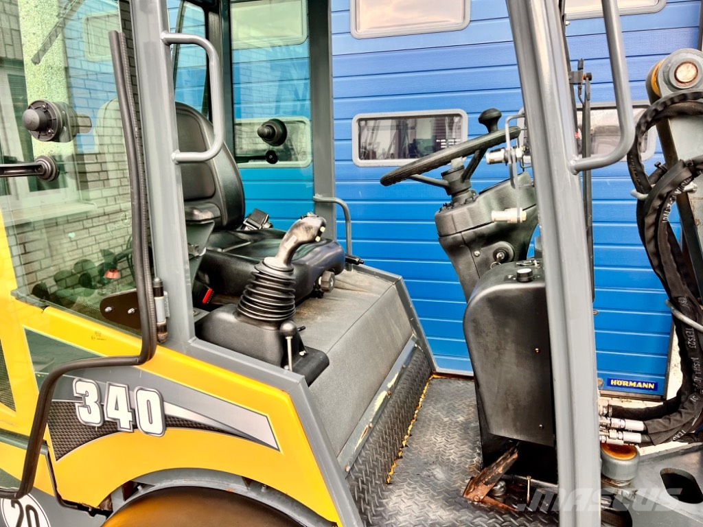 Gehl AL340 by Manitou Radlader