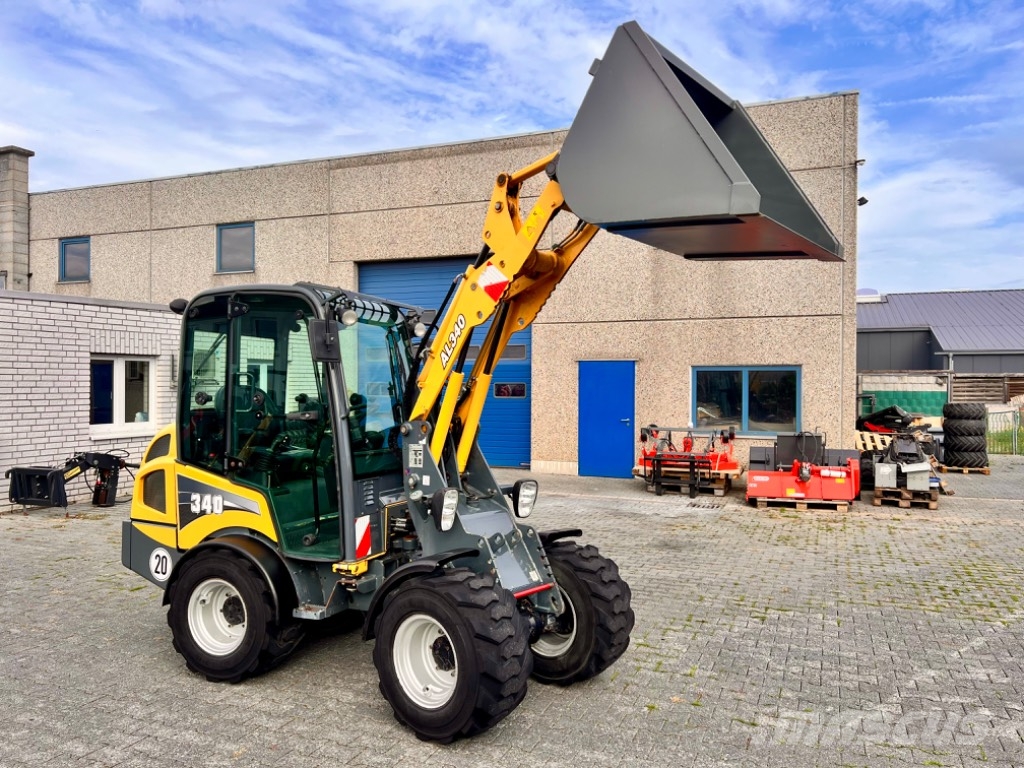 Gehl AL340 by Manitou Radlader