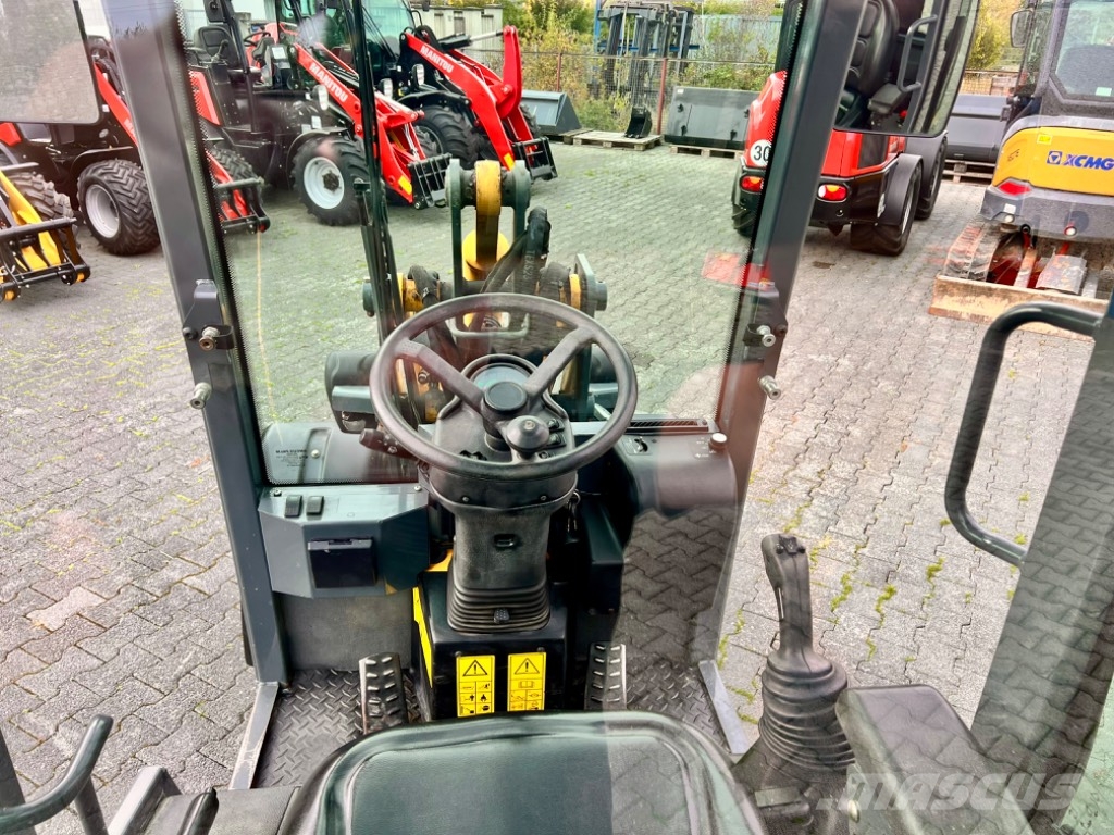 Gehl AL340 by Manitou Radlader