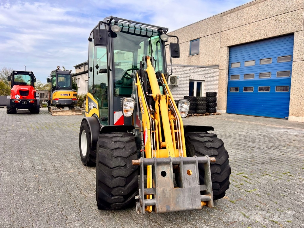 Gehl AL340 by Manitou Radlader