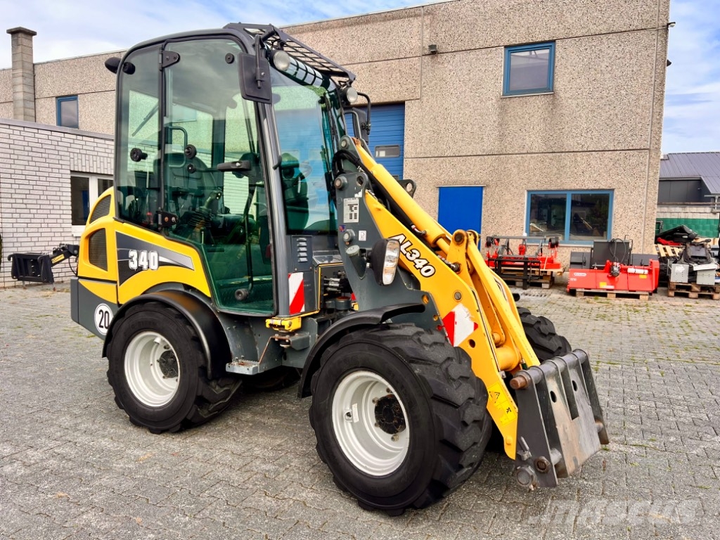 Gehl AL340 by Manitou Radlader