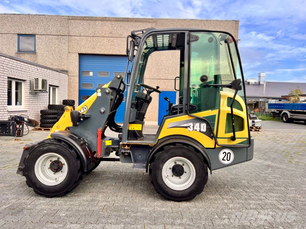 Gehl AL340 by Manitou Radlader