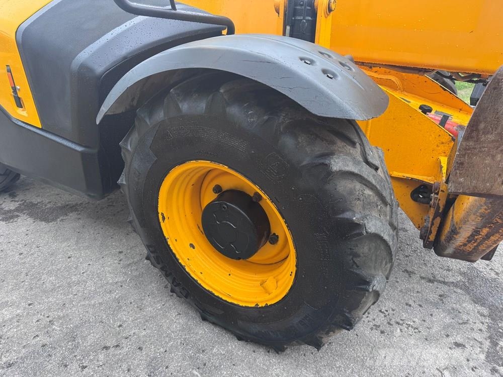 JCB 535V140 - CONSIGNED TO TCH JCB AUCTION Teleskooplaadurid
