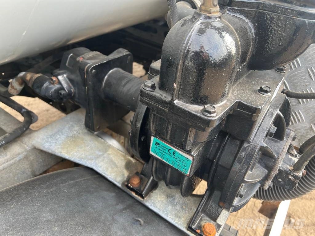 Isuzu Forward NVS 190 7.5 Ton Vac Tankers Tankbiler