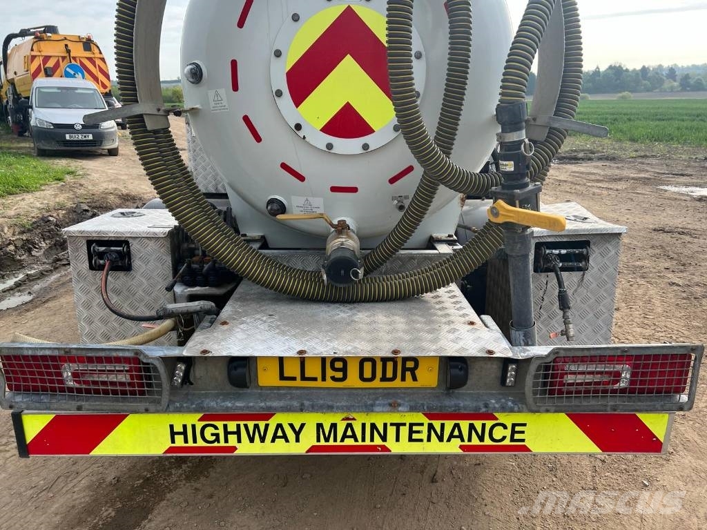 Isuzu Forward NVS 190 7.5 Ton Vac Tankers Tankbiler