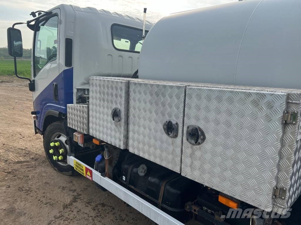 Isuzu Forward NVS 190 7.5 Ton Vac Tankers Tankbiler
