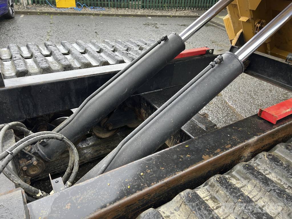 Morooka MST2200VD Damperi na gusenice