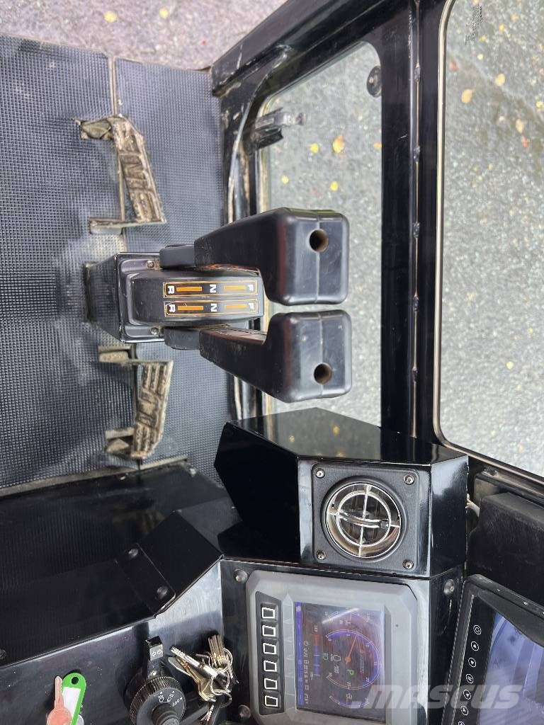 Morooka MST2200VD Damperi na gusenice