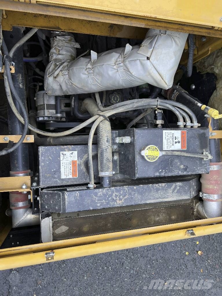 Morooka MST2200VD Damperi na gusenice