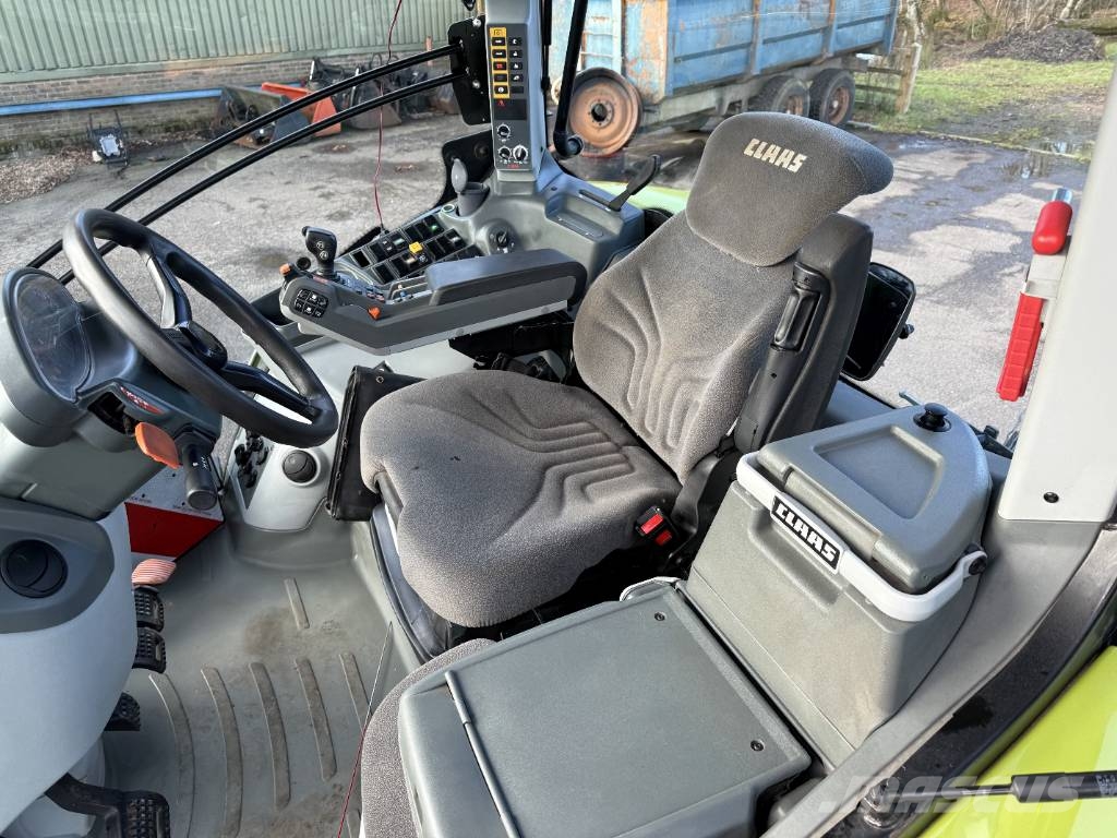 CLAAS Axion 850 Cmatic Traktorok