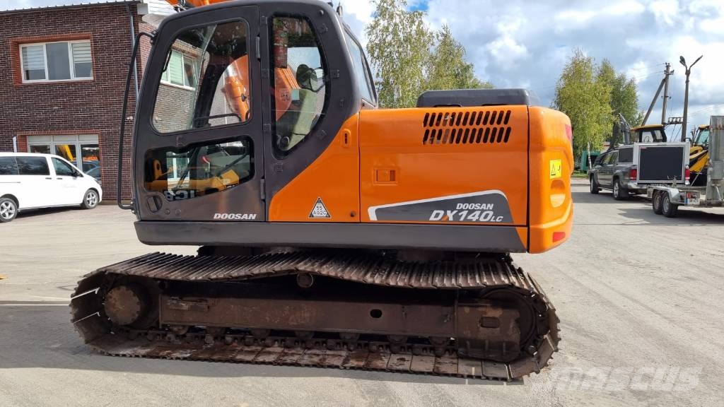 Doosan DX 140 Long Kāpurķēžu ekskavatori
