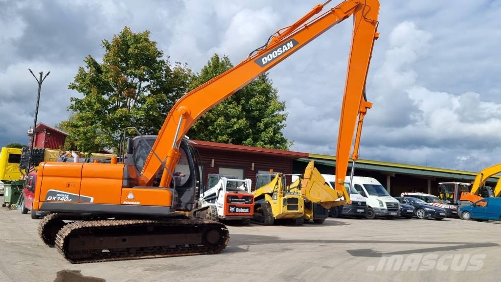 Doosan DX 140 Long Kāpurķēžu ekskavatori