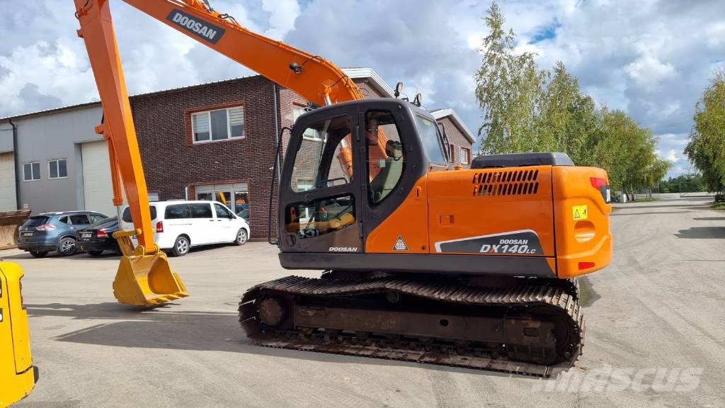 Doosan DX 140 Long Kāpurķēžu ekskavatori