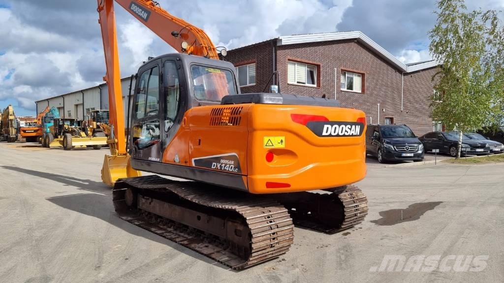 Doosan DX 140 Long Kāpurķēžu ekskavatori