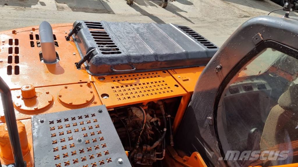 Doosan DX 140 Long Kāpurķēžu ekskavatori