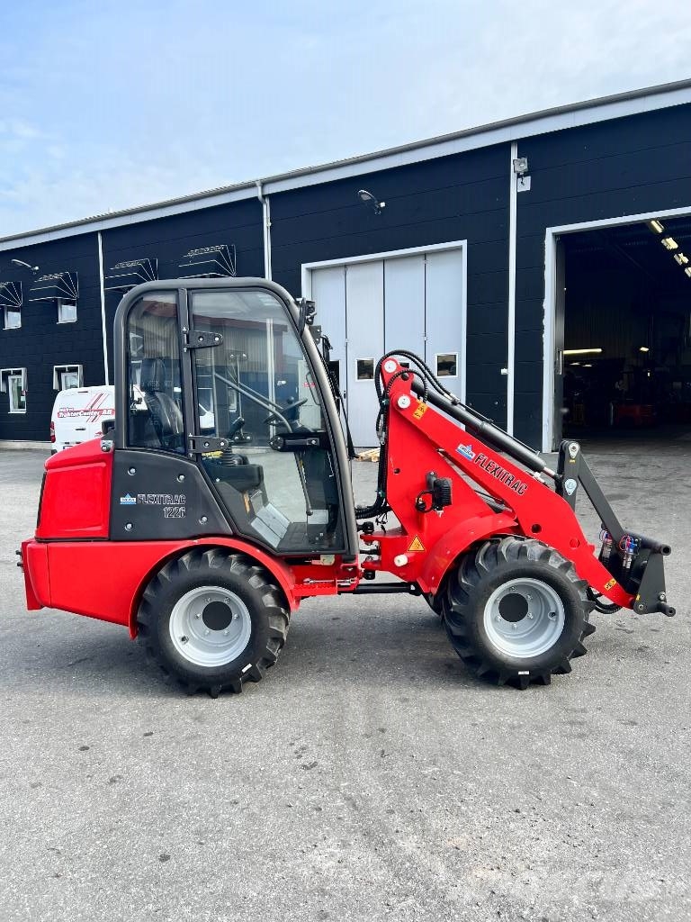 Flexitrac 1226 CAB Daugiafunkciniai pakrovėjai