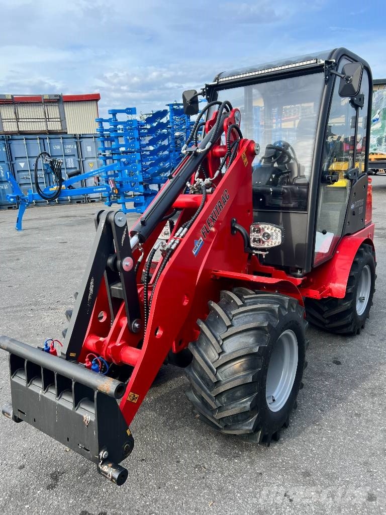 Flexitrac 1226 CAB Daugiafunkciniai pakrovėjai
