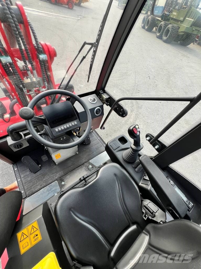 Flexitrac 1226 CAB Daugiafunkciniai pakrovėjai