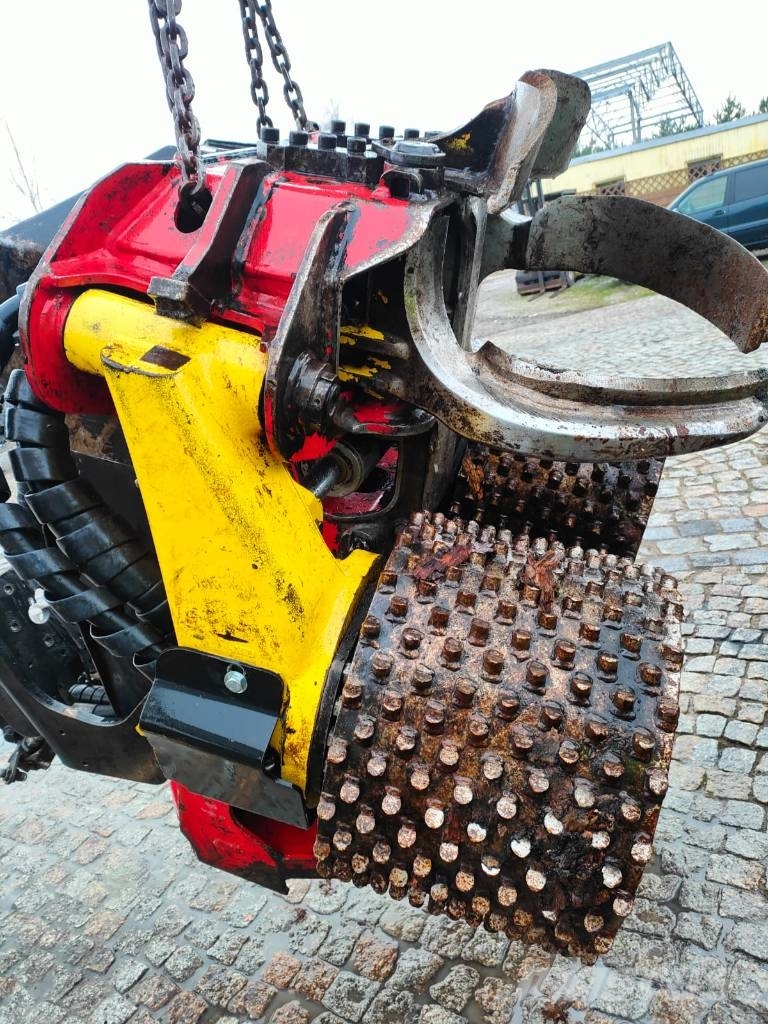 Waratah John Deere H270 Agaç kesme robotlari
