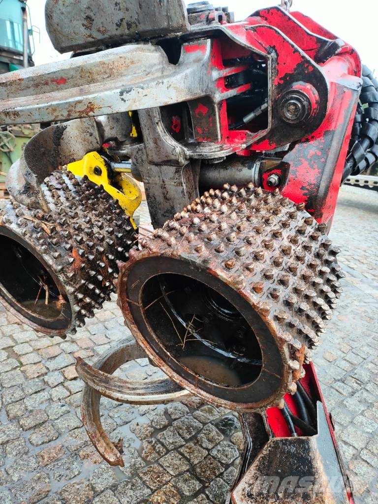 Waratah John Deere H270 Agaç kesme robotlari