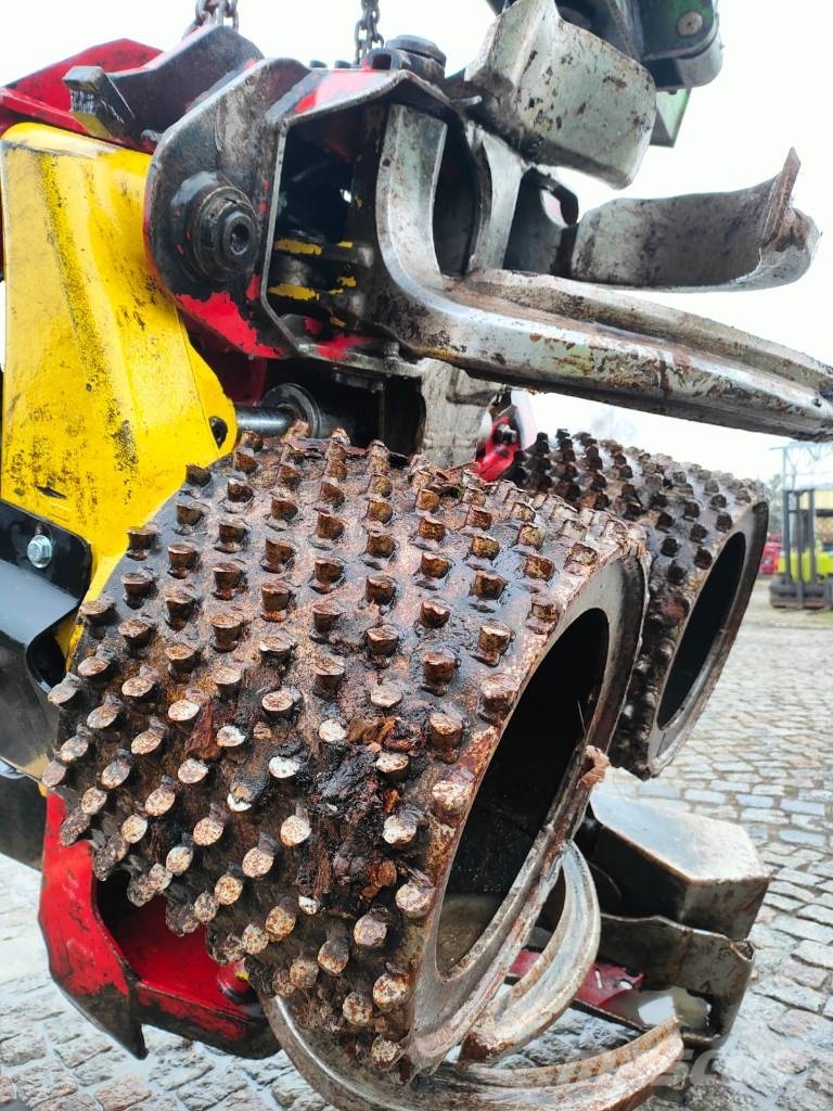 Waratah John Deere H270 Agaç kesme robotlari
