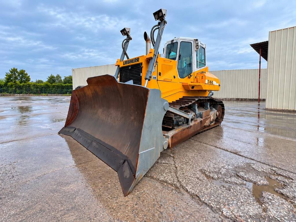 Liebherr PR 744 RIPPER Crawler dozers