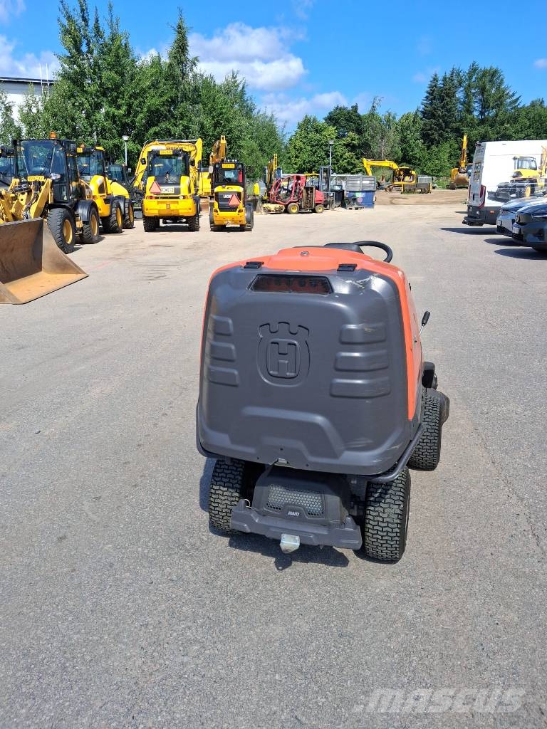 Husqvarna RC320TS AWD Traktorske kosilice