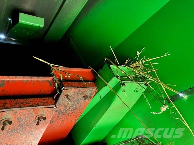 Deutz-Fahr M 35.70 Ražas novākšanas kombaini