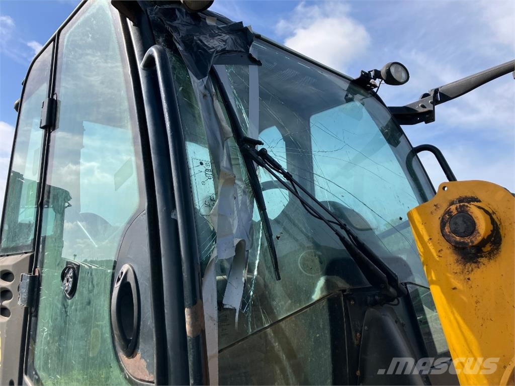 JCB TM310S مناولات متداخلة