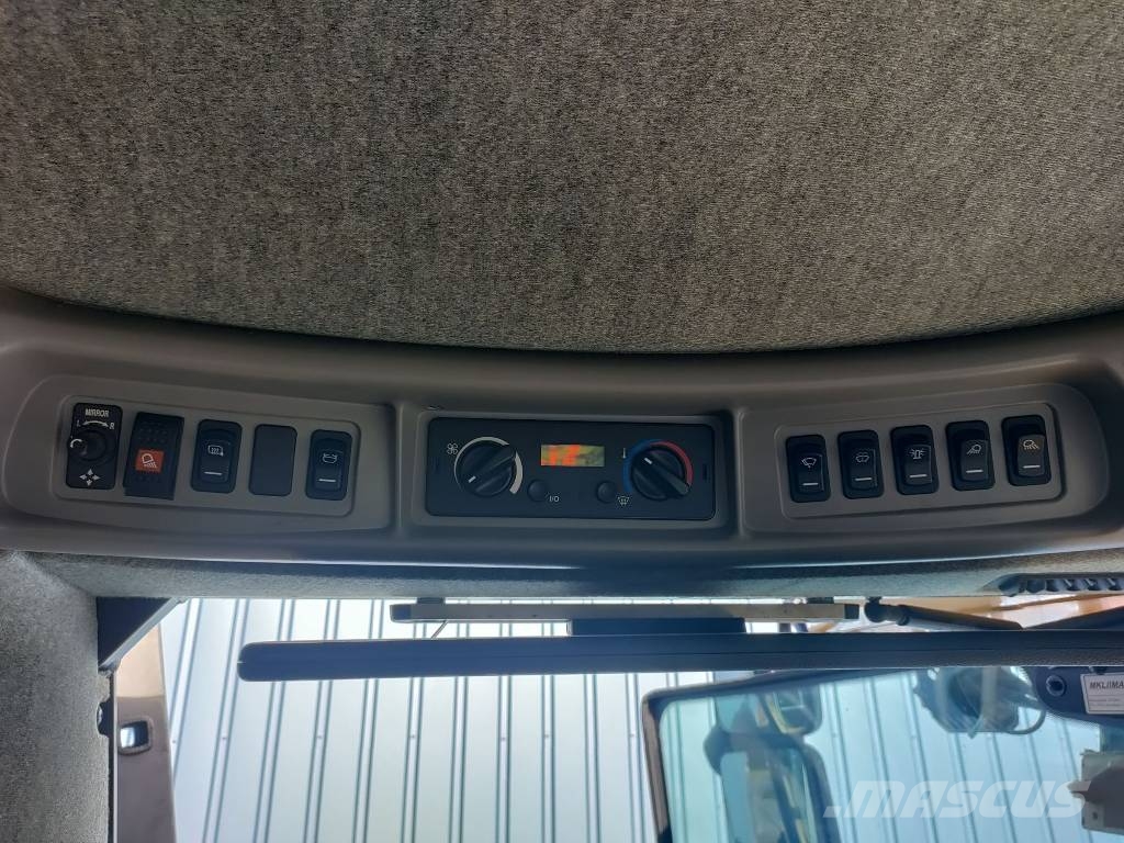 New Holland CX 8090 SL Ražas novākšanas kombaini