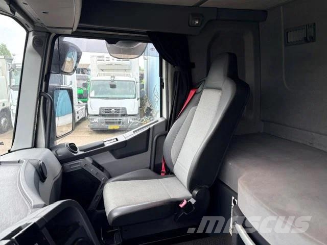 Renault T460 PROTECT SLEEPERCAB (EURO 6 / I-SHIFT / 8.000 وحدات الجر