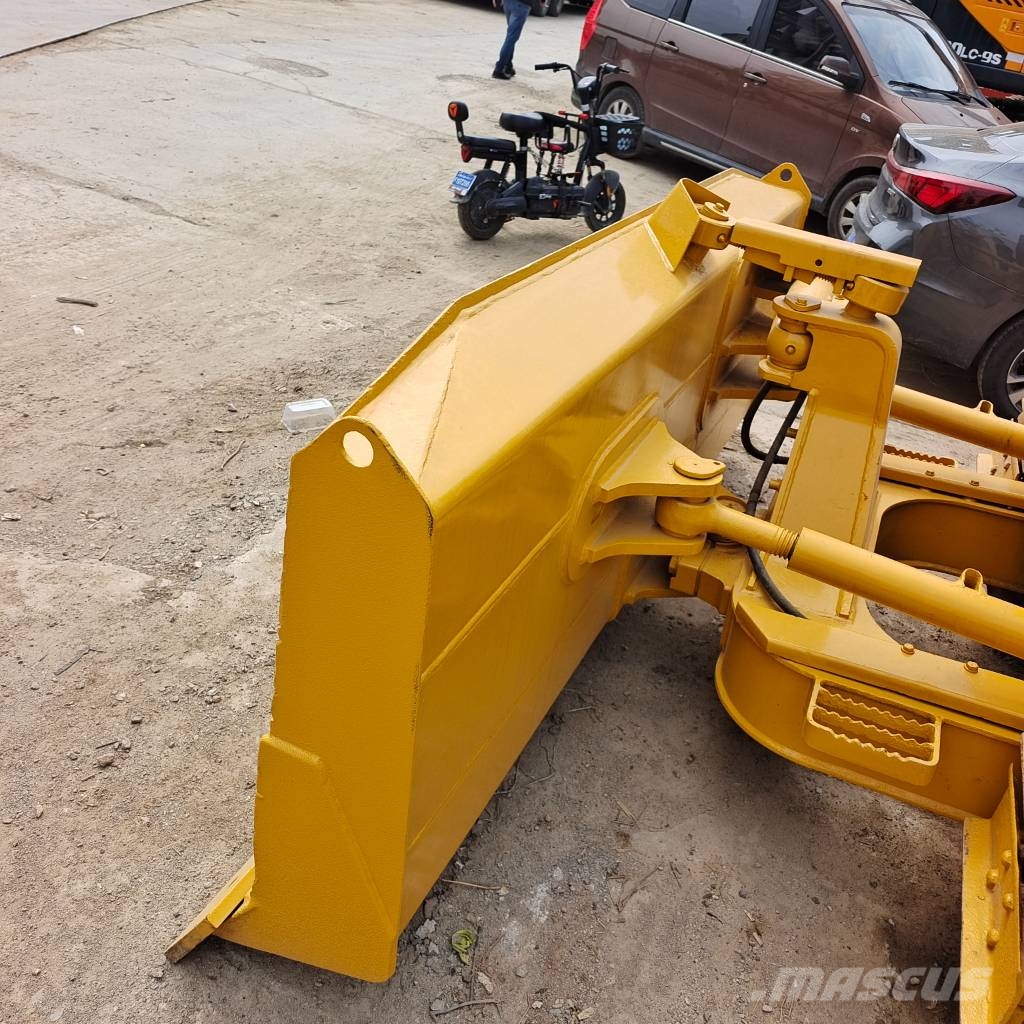 CAT D5K 28th Anniversary Promotion Price Dozer cingolati