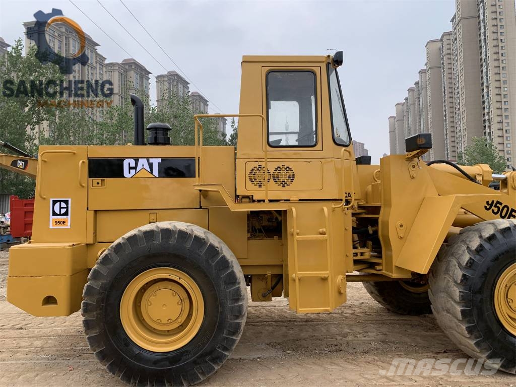 CAT 950E Kolesni nakladalci