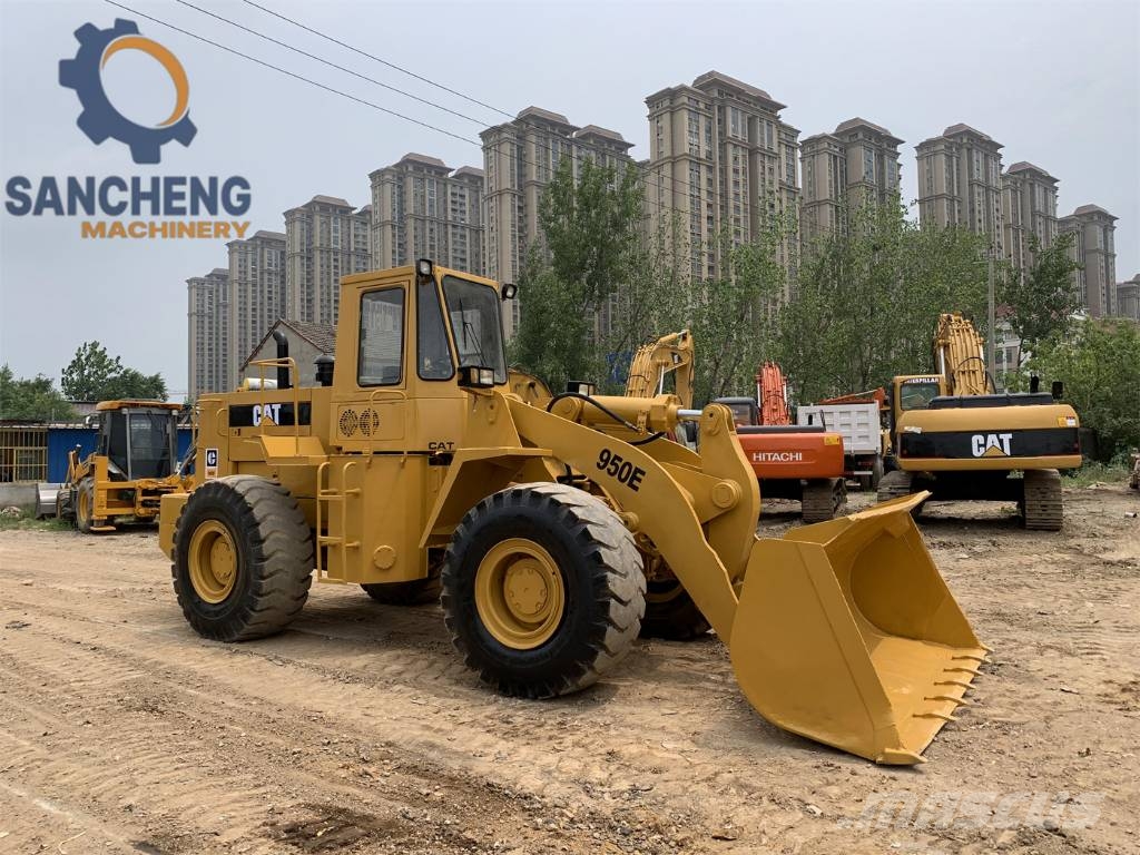 CAT 950E Kolesni nakladalci