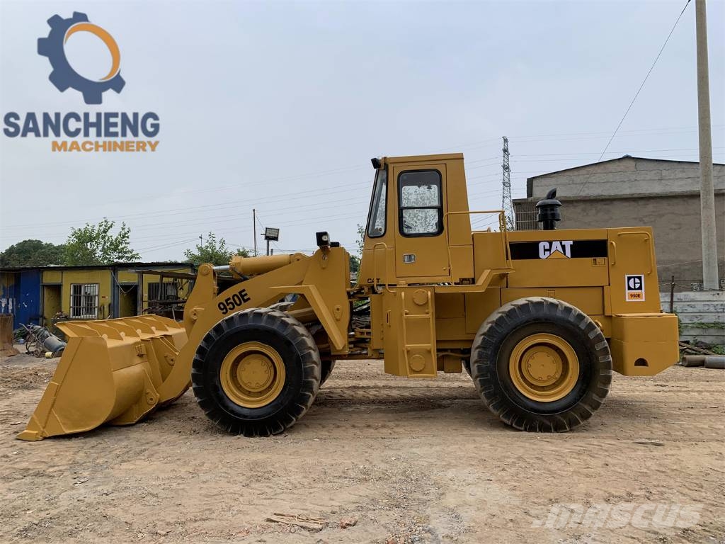 CAT 950E Kolesni nakladalci