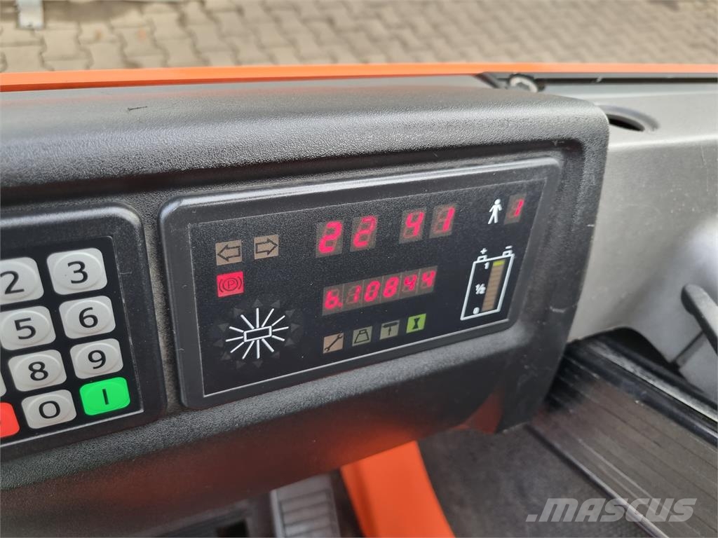 BT RRE 160M Reach truck
